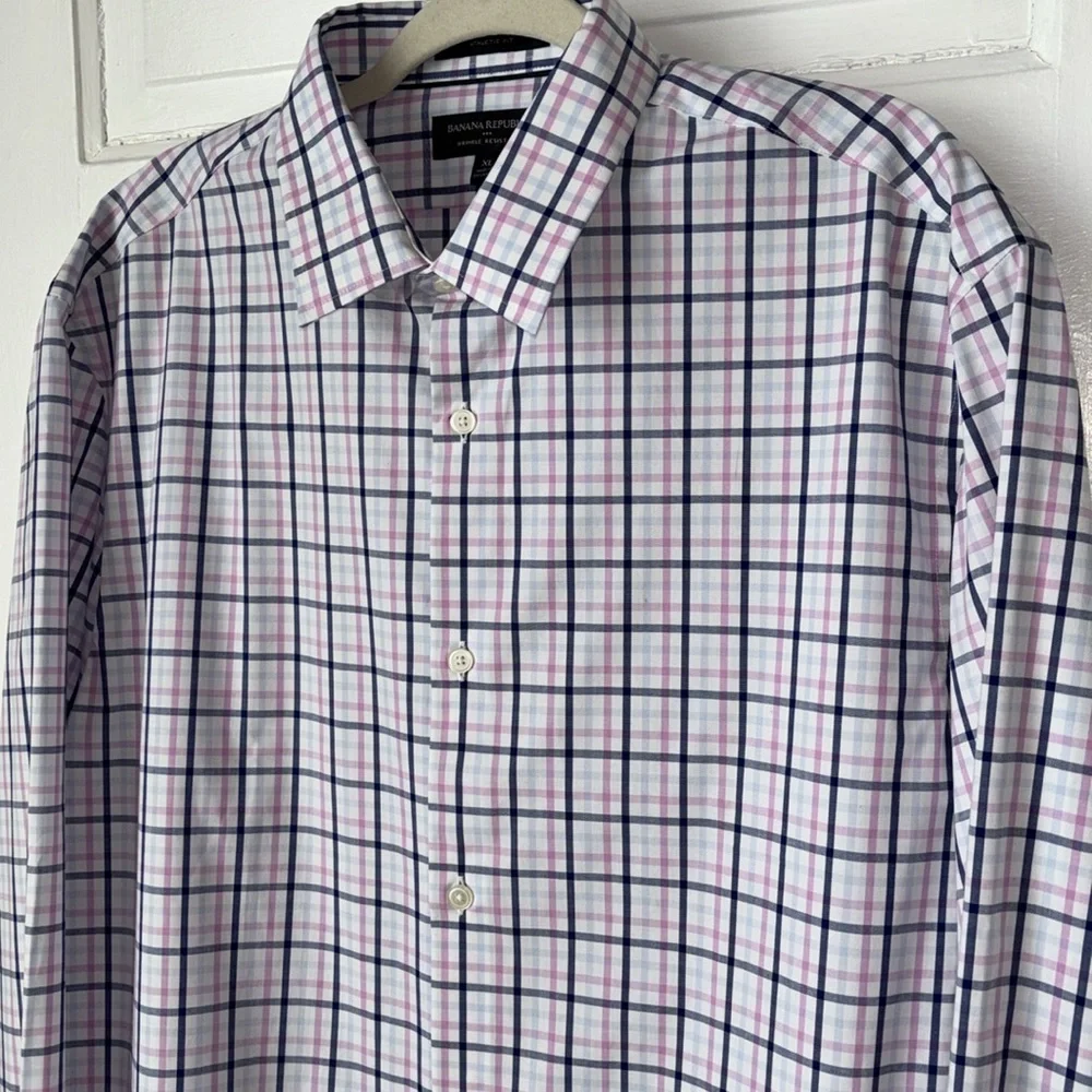 BANANA REPUBLIC WRINKLE RESISTANT PLAID LONG SLEEVE BUTTON DOWN